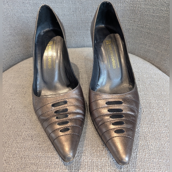 Silver Roberto Capucci Heels with Pointed Toe  Size 10B - Picture 2 of 9